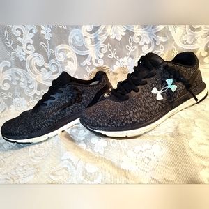 Women's Under Armor Black&White Charged Impulse Knit Sneakers size 8.5